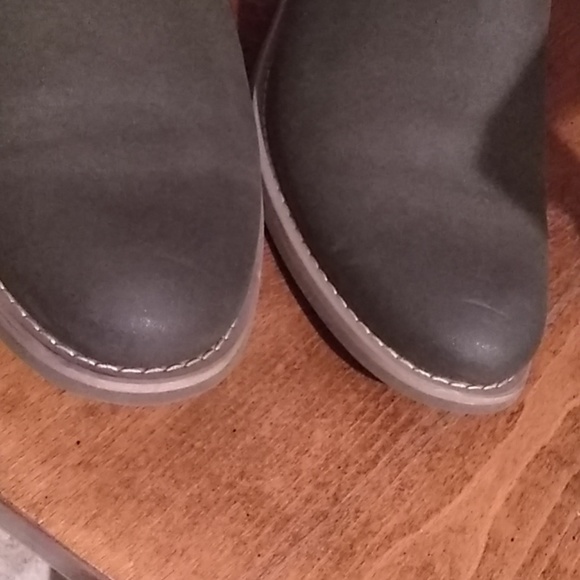 JF. J. Ferrar Feton Chelsea Boots color khaki
